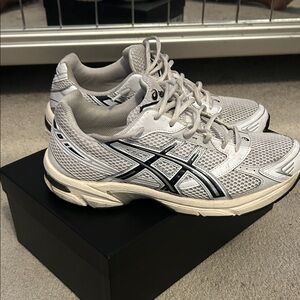 ASICS Men's White and Black Athletic Shoes